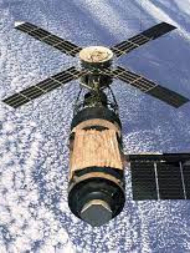 Re-entry and disintegration of Skylab (1979)
